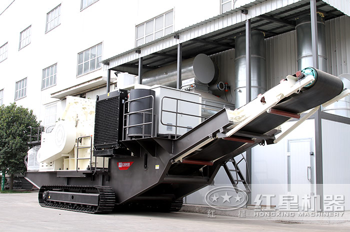 履帶式移動破碎篩分一體機(jī)流動作業(yè)，節(jié)能環(huán)保