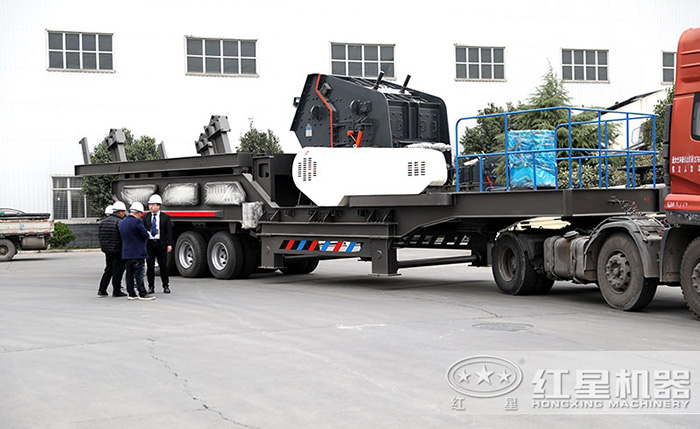 客戶參觀移動式破碎機