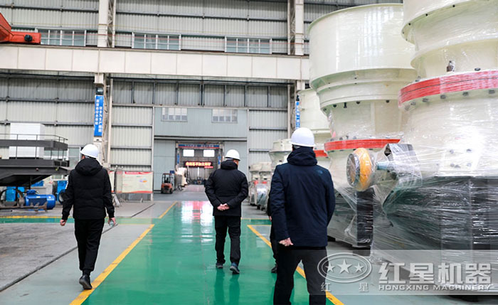 客戶來紅星機(jī)器參觀設(shè)備