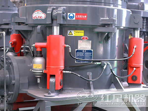 圓錐破碎機車間