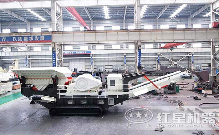 履帶式移動破碎篩分一體機(jī)流動作業(yè)，節(jié)能環(huán)保