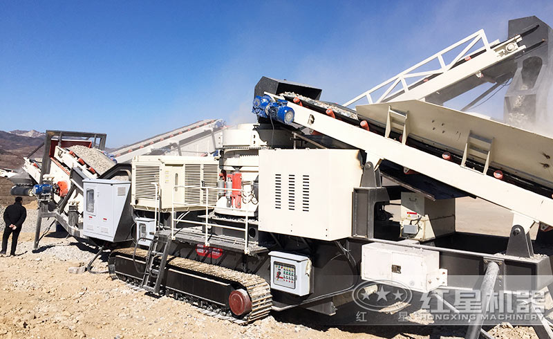 煙臺(tái)時(shí)產(chǎn)300噸建筑混凝土塊粉碎現(xiàn)場(chǎng)