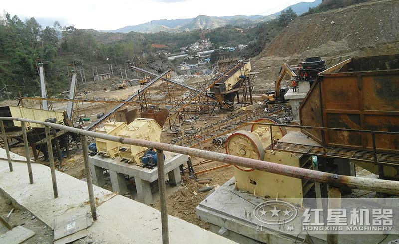 毛石料破碎現(xiàn)場