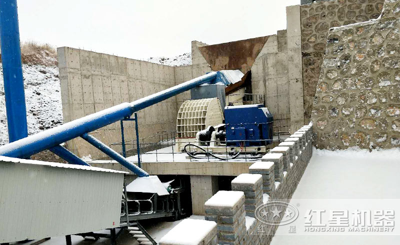 固定式煤炭破碎機安裝現(xiàn)場