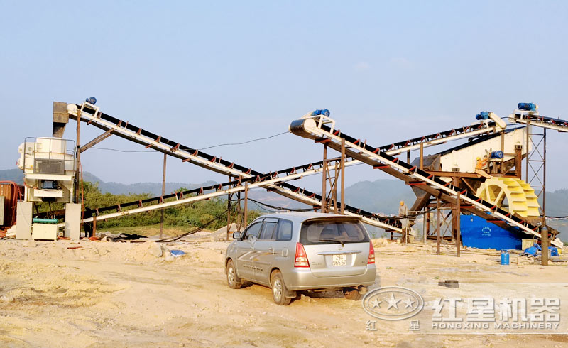 吉爾吉斯斯坦河卵石制砂現(xiàn)場(chǎng)