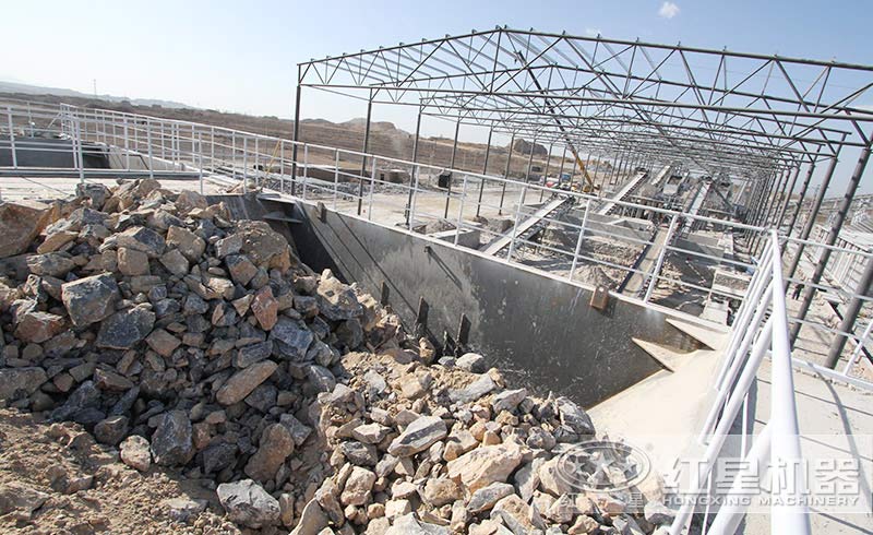 石料破碎現(xiàn)場