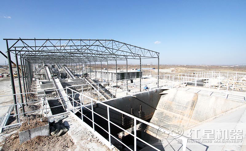 砂石生產(chǎn)線設備配置講解-開辦砂廠講究“因地制宜”，亦需良器助力