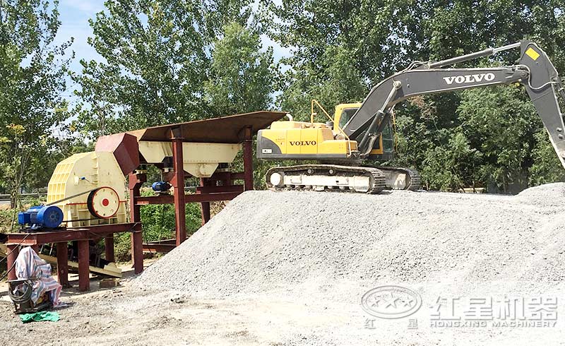 時(shí)產(chǎn)300噸1618重錘式破碎機(jī)-智造好貨，聚焦礦業(yè)目光