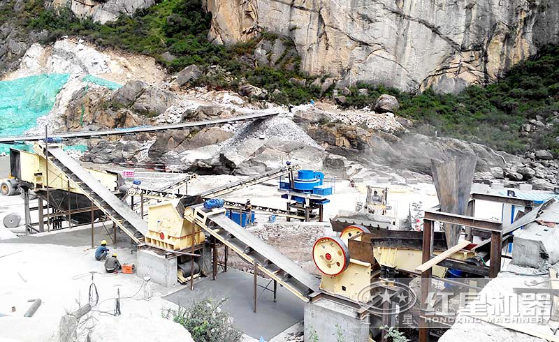 小型鄂破碎機加工現(xiàn)場