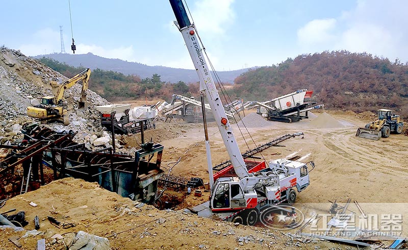 移動(dòng)式石料破碎設(shè)備實(shí)現(xiàn)自由轉(zhuǎn)場(chǎng)作業(yè)