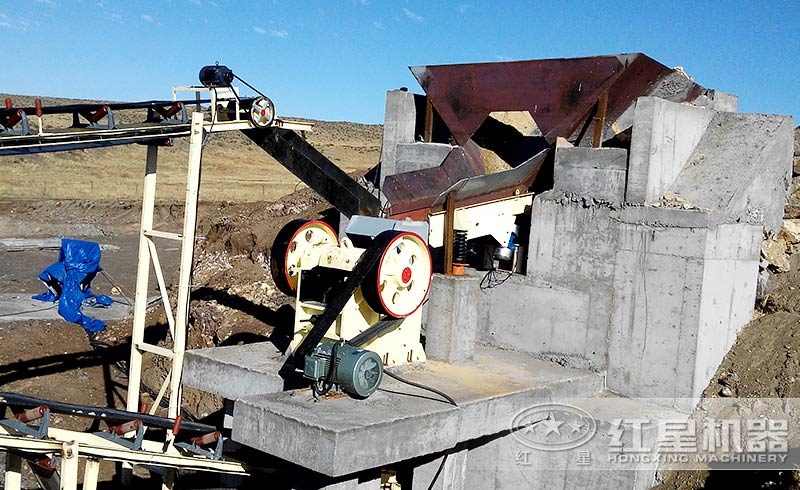 工地上用的小型粉碎機加工視頻|便宜實用的小型粉碎機報價