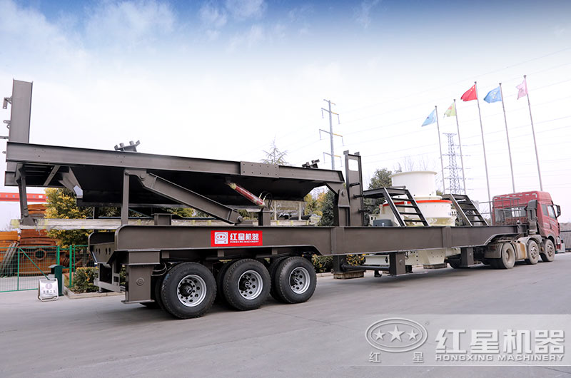 移動(dòng)式石粉機(jī)發(fā)貨現(xiàn)場(chǎng)