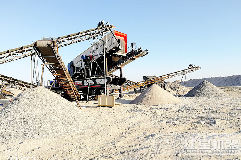 移動(dòng)式石粉機(jī)生產(chǎn)現(xiàn)場(chǎng)物料展示