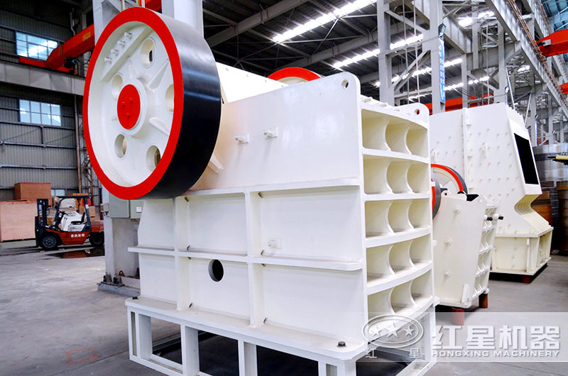 礦山碎石機多少錢一臺？配制成一體式的劃算嗎？