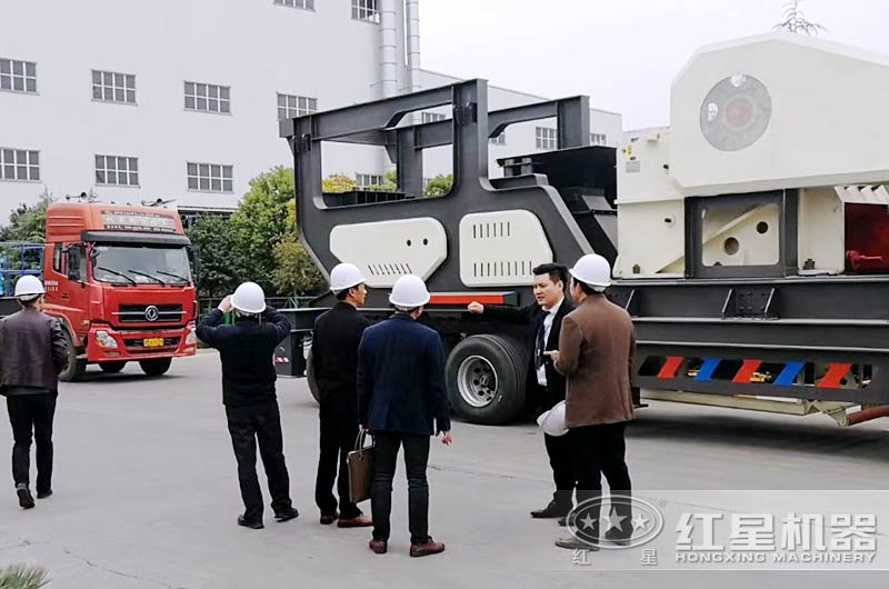 用戶參觀紅星石頭打沙設(shè)備