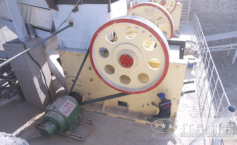 時產(chǎn)500噸石子破碎粉碎機打造礦山碎石場“鐵軍”