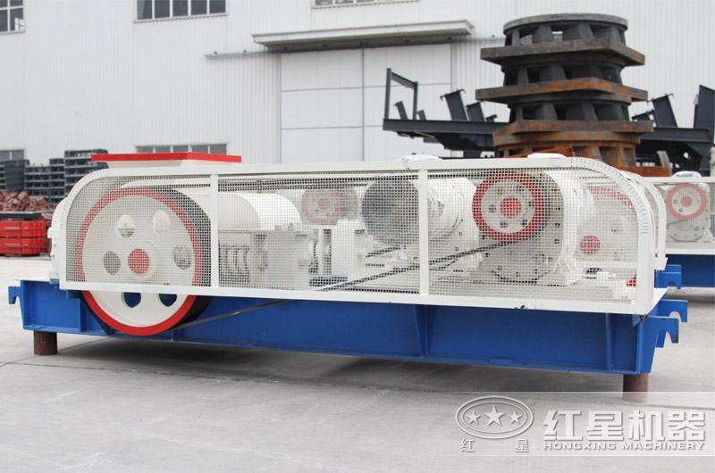 對(duì)輥制砂破碎機(jī)，時(shí)產(chǎn)百十來噸小型生產(chǎn)線很實(shí)惠