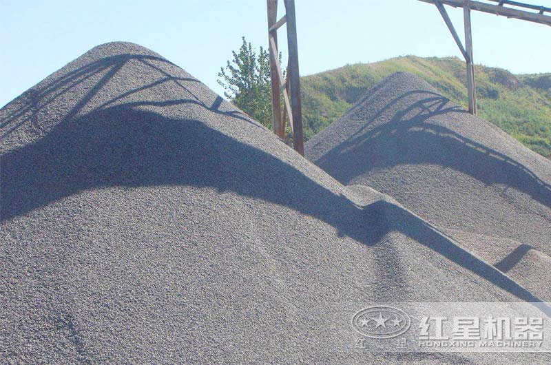 機(jī)制砂用什么機(jī)器生產(chǎn)？機(jī)制砂與天然砂、水洗砂的區(qū)別？