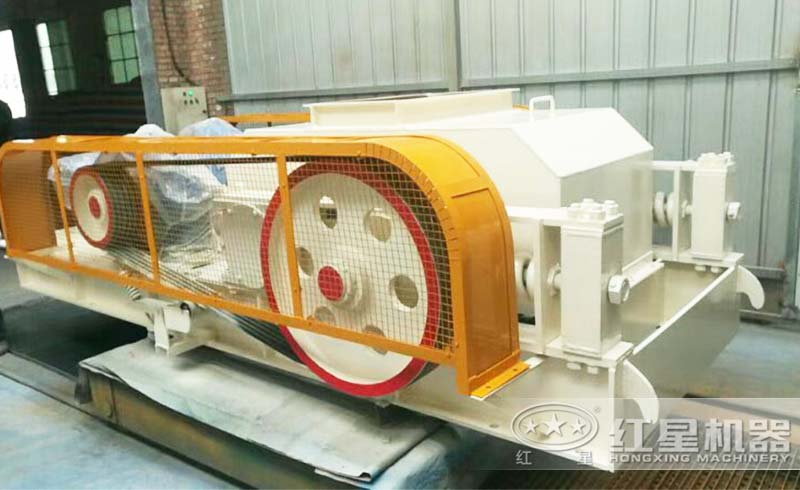 大型液壓對輥破碎機優(yōu)勢參數(shù)_對輥破碎機工作視頻