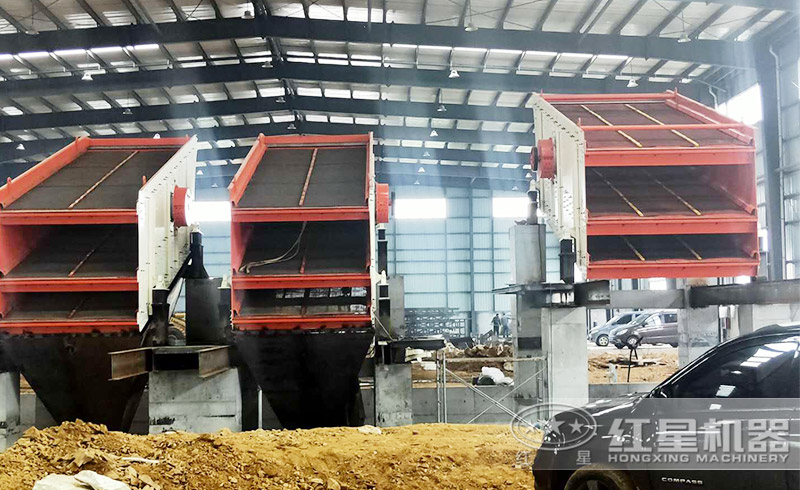 振動篩篩網(wǎng)堵有什么辦法？聽聽振動篩廠家怎么說