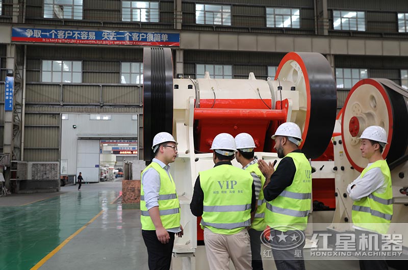 塊狀瀝青混凝土破碎機多少錢一臺，提供詳細的型號參數及廠家