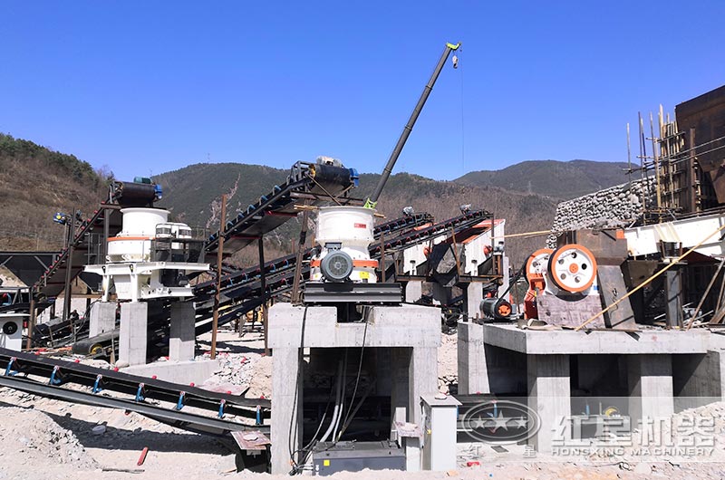 制砂生產(chǎn)線現(xiàn)場 制砂生產(chǎn)線現(xiàn)場