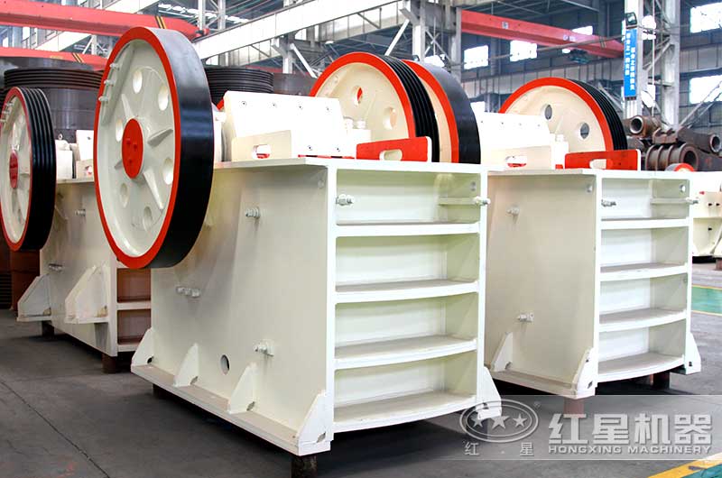 結(jié)構(gòu)簡單 占地面積小的顎式破碎機(jī)