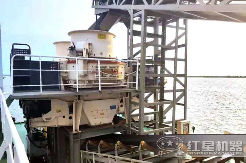 水上制砂機(jī)作業(yè)中