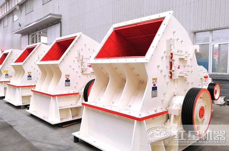 錘式破碎機(jī)車間型號眾多