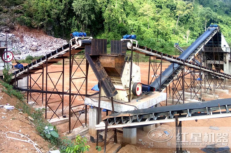 1315反擊式破碎機(jī)工作現(xiàn)場