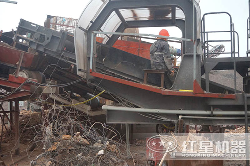 廢舊混凝土中帶鋼筋還能破碎嗎？用什么破碎機(jī)好？