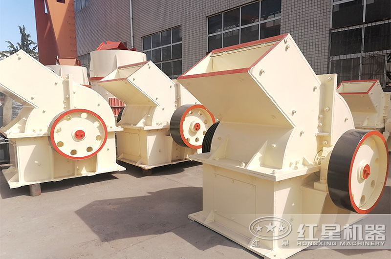 煤泥粉碎機(jī)多少錢(qián)一臺(tái)？有移動(dòng)式的嗎？