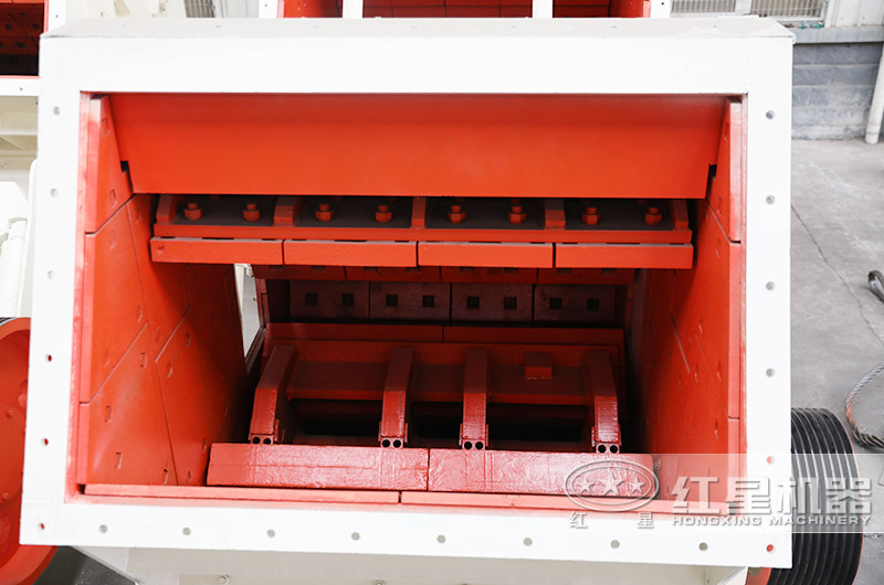 反擊式破碎機破碎腔