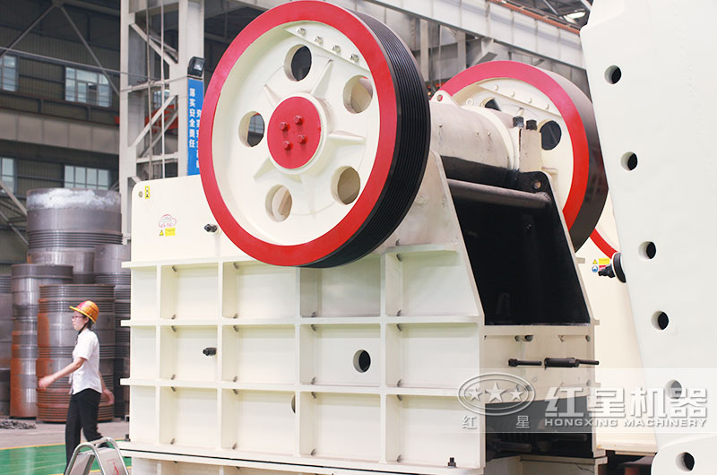 破石機型號有哪些？有沒有比69破碎機產量大的機器？