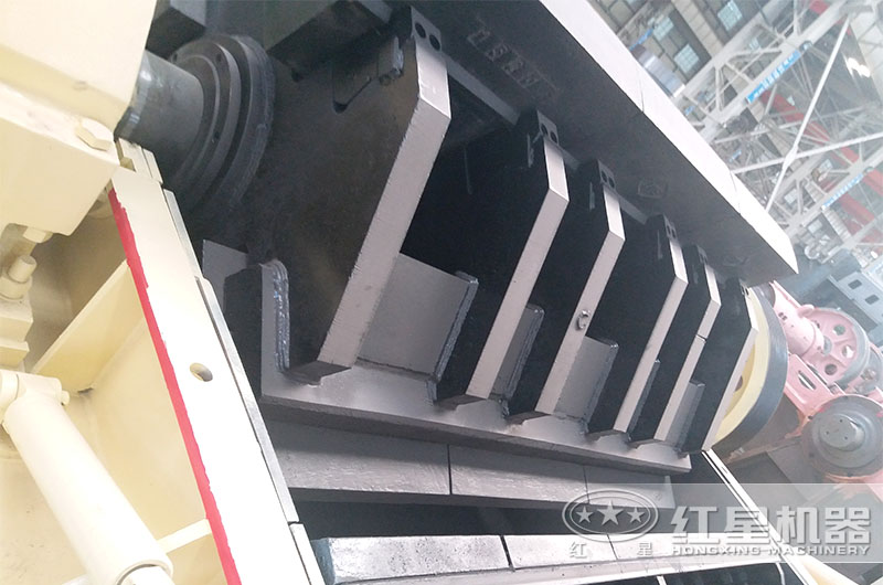 1315反擊式破碎機(jī)配件轉(zhuǎn)子軸承介紹