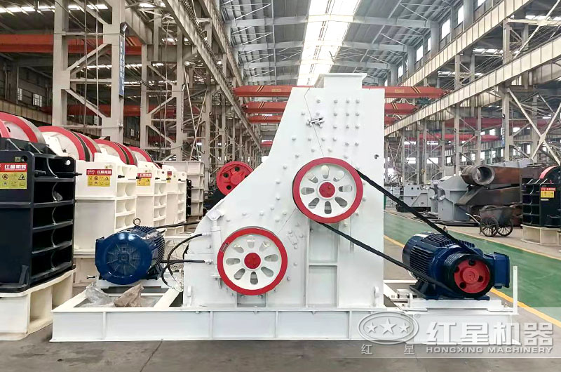 煤泥粉碎機(jī)多少錢(qián)一臺(tái)？有移動(dòng)式的嗎？