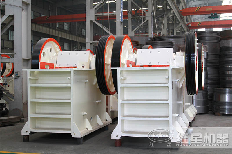 顎式碎石機(jī)