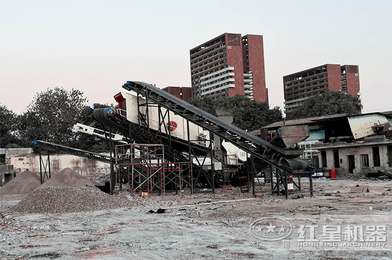 全套建筑垃圾處理方案推出，看移動(dòng)式破碎機(jī)解決垃圾處理難題