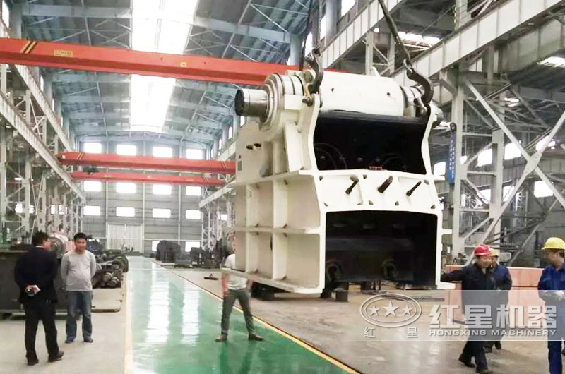 想不想知道大型石頭顎式破碎機(jī)是怎樣的？現(xiàn)場視頻和圖片來啦！
