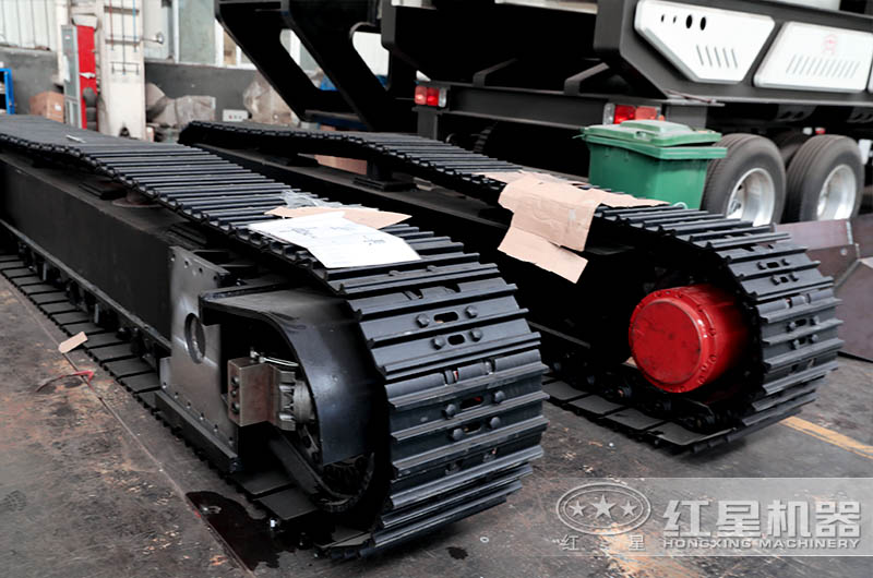 履帶式破碎機工作視頻_履帶式移動破碎機多少錢一臺？