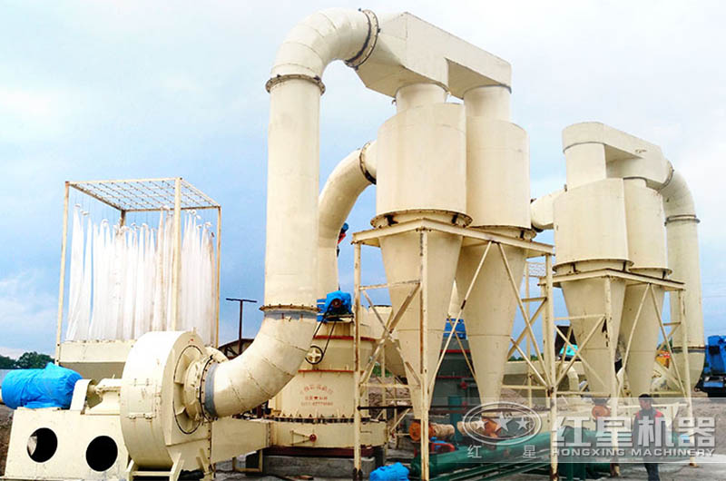 磨粉機作業(yè)現(xiàn)場