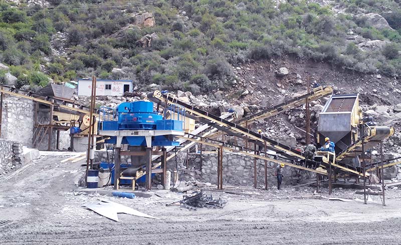 湖北宜昌時(shí)產(chǎn)100-250噸石頭制沙生產(chǎn)線