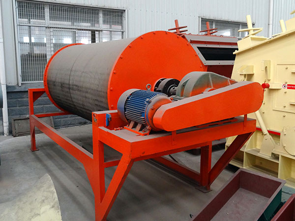 永磁鐵礦磁選機(jī)