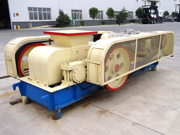 輥式煤炭破碎機