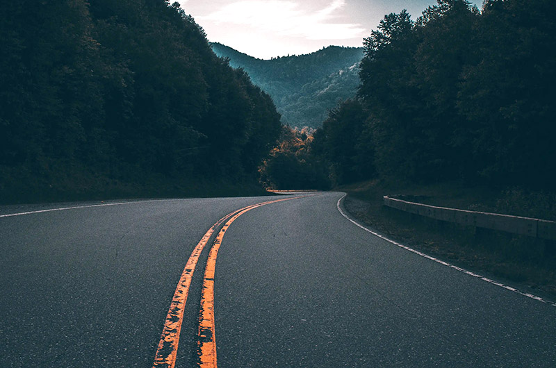 瀝青廢料能用來填路基嗎？適合用什么破碎設(shè)備？