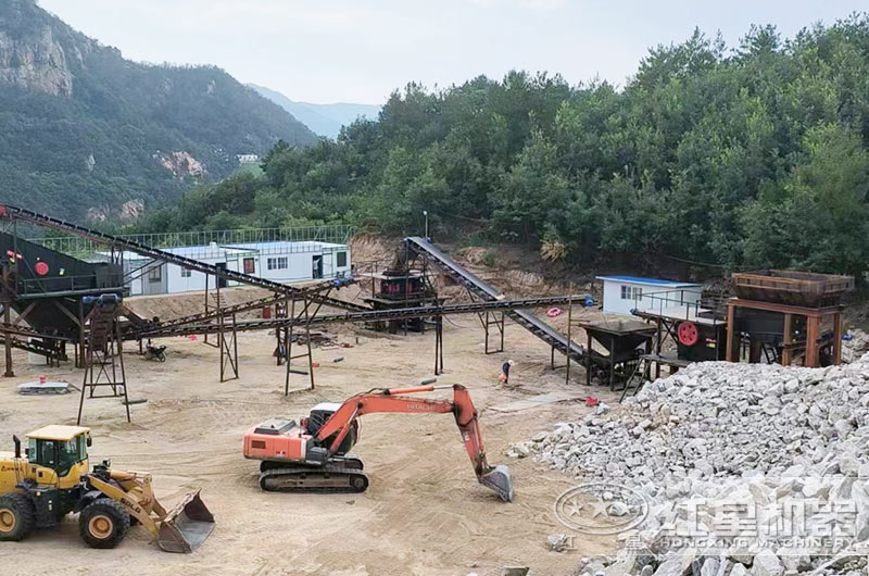 石塊破碎機工作現(xiàn)場圖片 石塊破碎機工作現(xiàn)場圖片