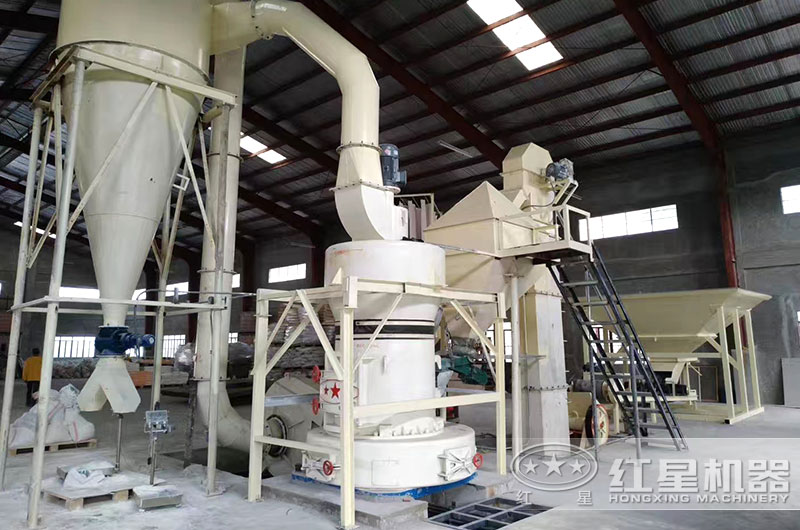 白云石破碎制粉現(xiàn)場圖片