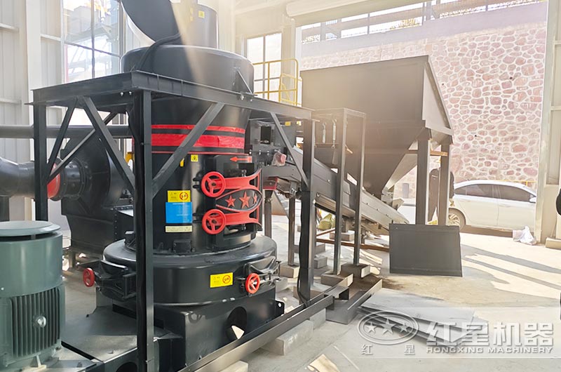 方解石磨粉機(jī)工作現(xiàn)場(chǎng)圖片 方解石磨粉機(jī)工作現(xiàn)場(chǎng)圖片