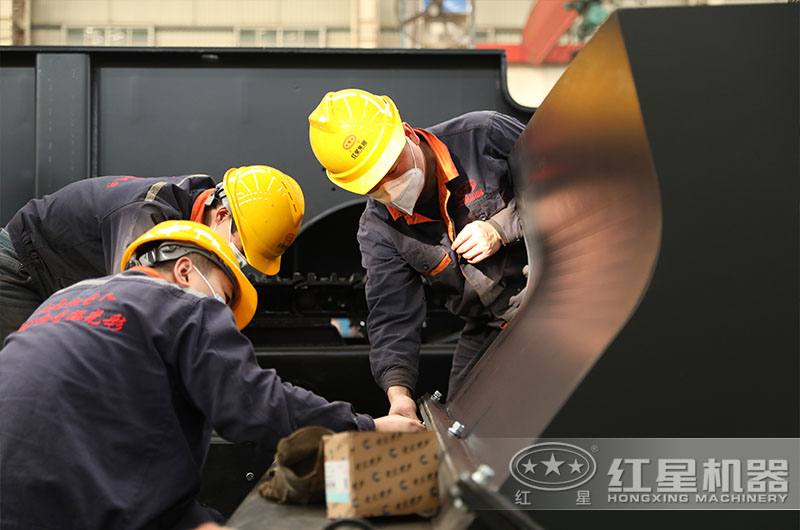 紅星工人車間作業(yè) 紅星工人車間作業(yè)