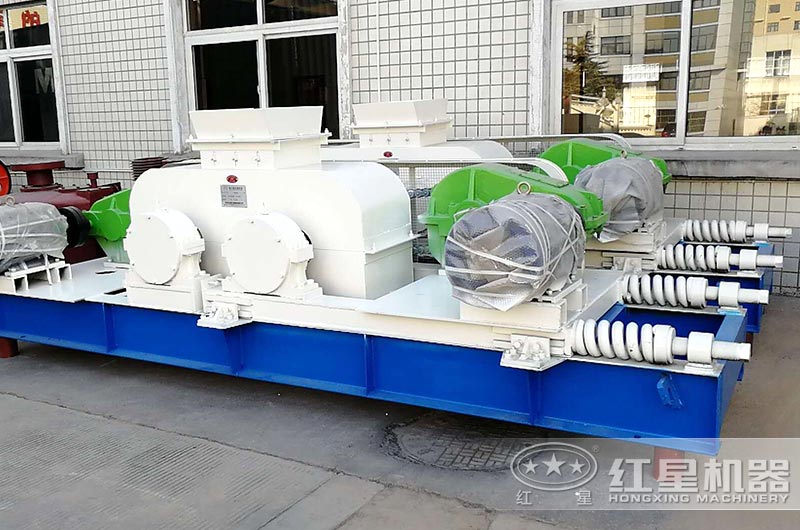 對(duì)輥式粉碎機(jī)圖片 對(duì)輥式粉碎機(jī)圖片